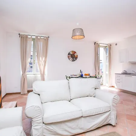 Sleeps 4 Lejlighed Varenna