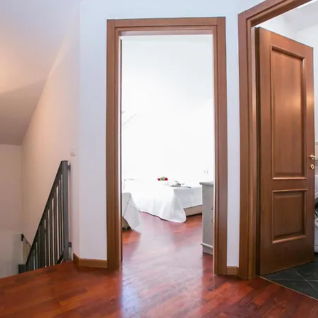 Sleeps 4 * Varenna